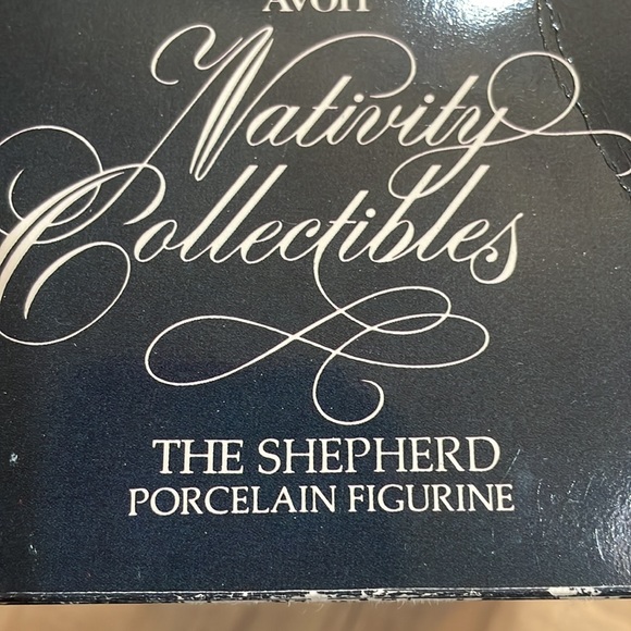 Avon Nativity Collectibles The Shepherd Porcelain Figurine. Excellent Condition. - Picture 2 of 12
